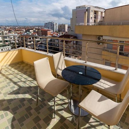 Spacious 2 Bedroom Apartment In Durres Beach Kültér fotó