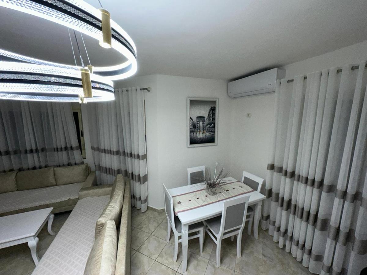 Spacious 2 Bedroom Apartment In Durres Beach Kültér fotó