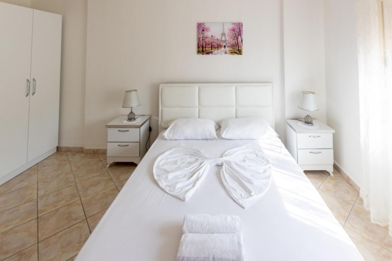 Spacious 2 Bedroom Apartment In Durres Beach Kültér fotó