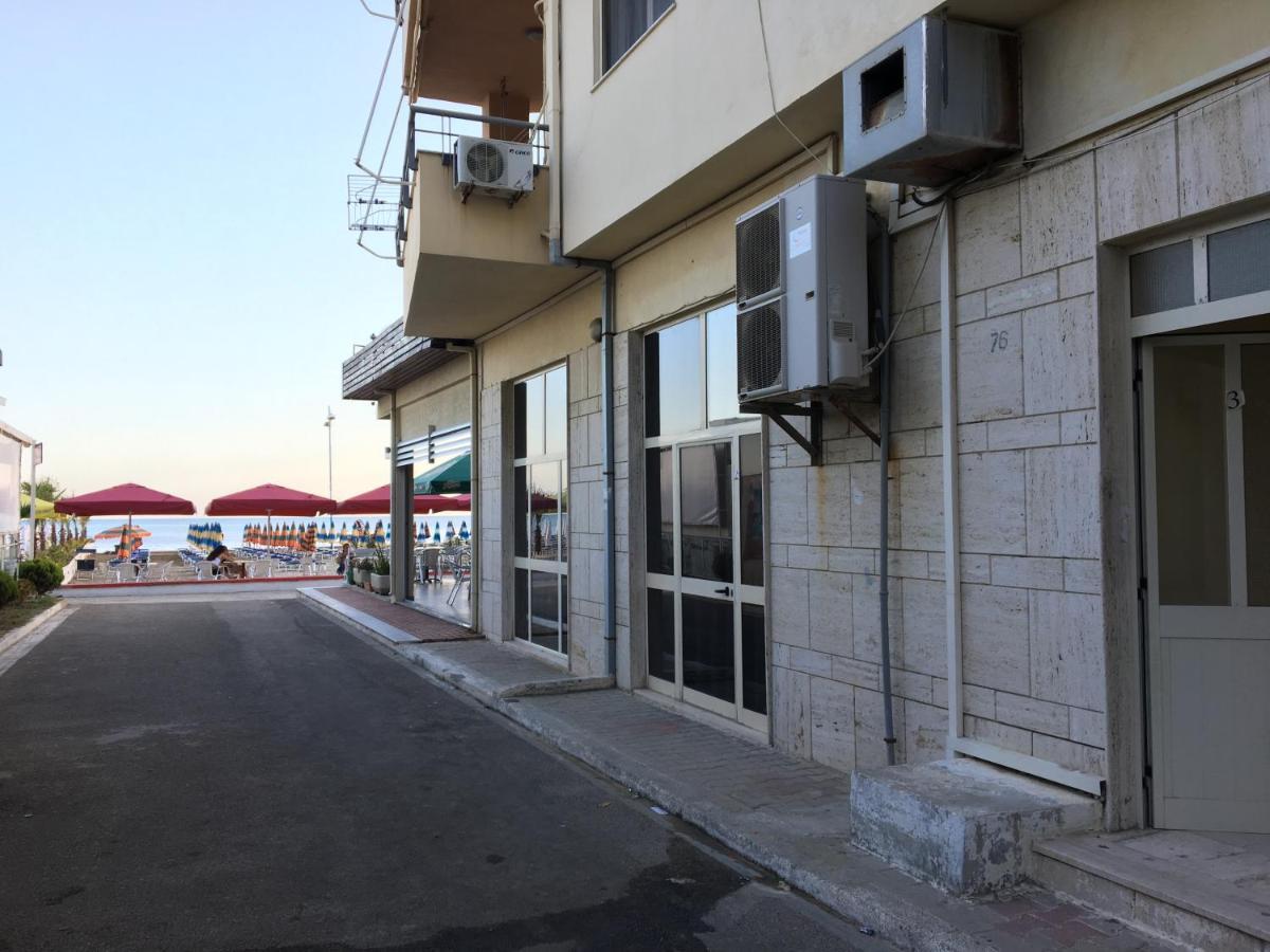 Spacious 2 Bedroom Apartment In Durres Beach Kültér fotó