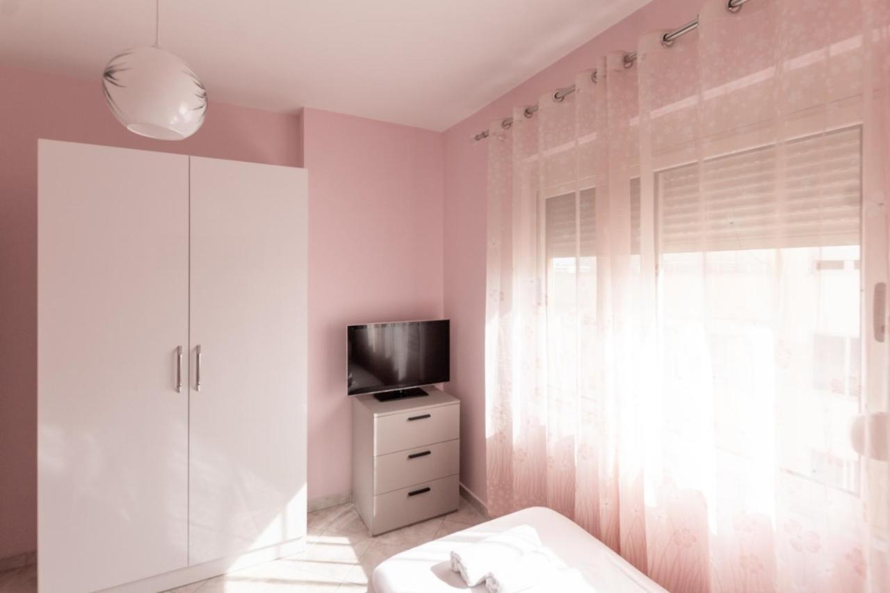 Spacious 2 Bedroom Apartment In Durres Beach Kültér fotó