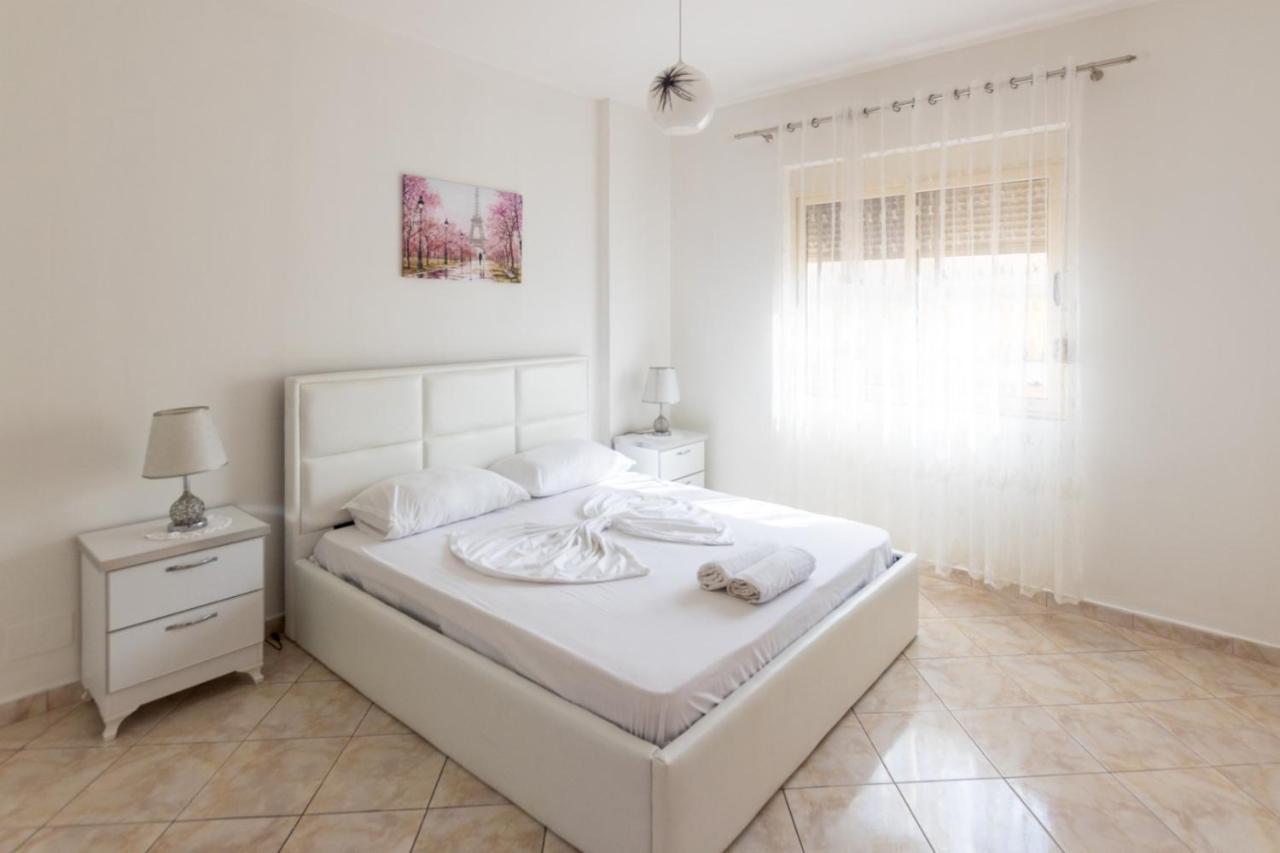 Spacious 2 Bedroom Apartment In Durres Beach Kültér fotó