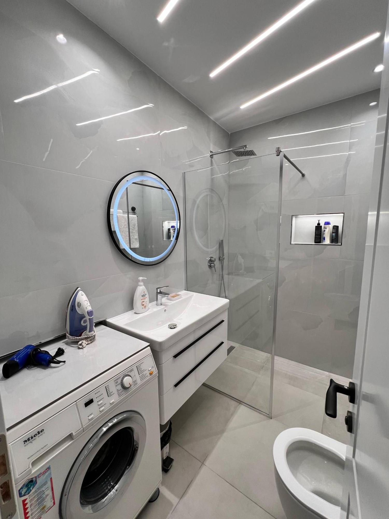 Spacious 2 Bedroom Apartment In Durres Beach Kültér fotó
